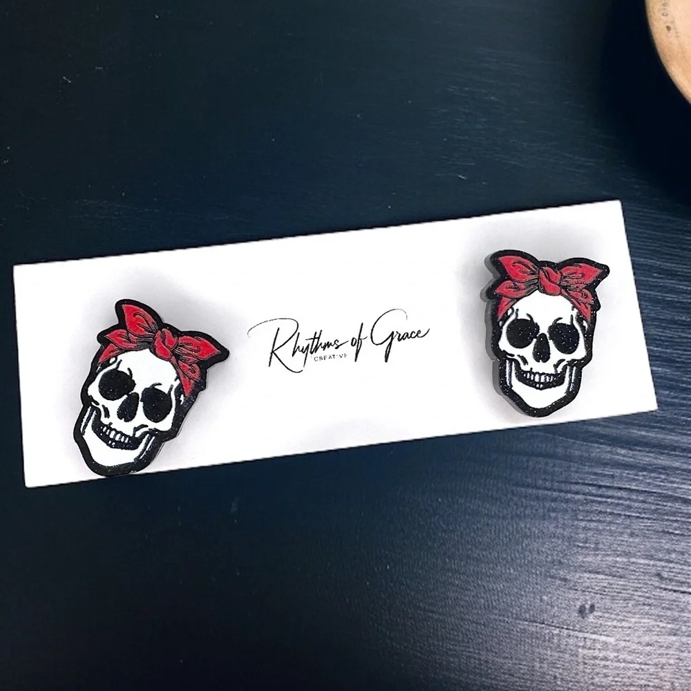 Spook-tacular Skull Studs: Cute Halloween Earrings for a Fang-tastic Look! ☠️NWT